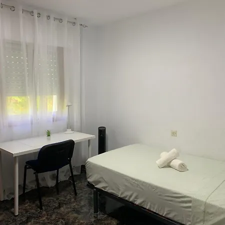 Sofocles Holidays Teatinos A Apartment *