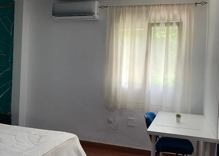 Sofocles Holidays Teatinos A Apartament